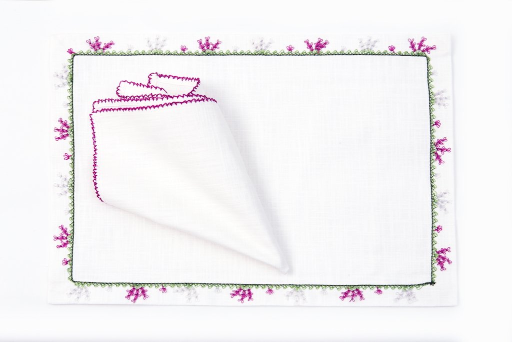 Paws Handmade Needle Lace Place Mat Set