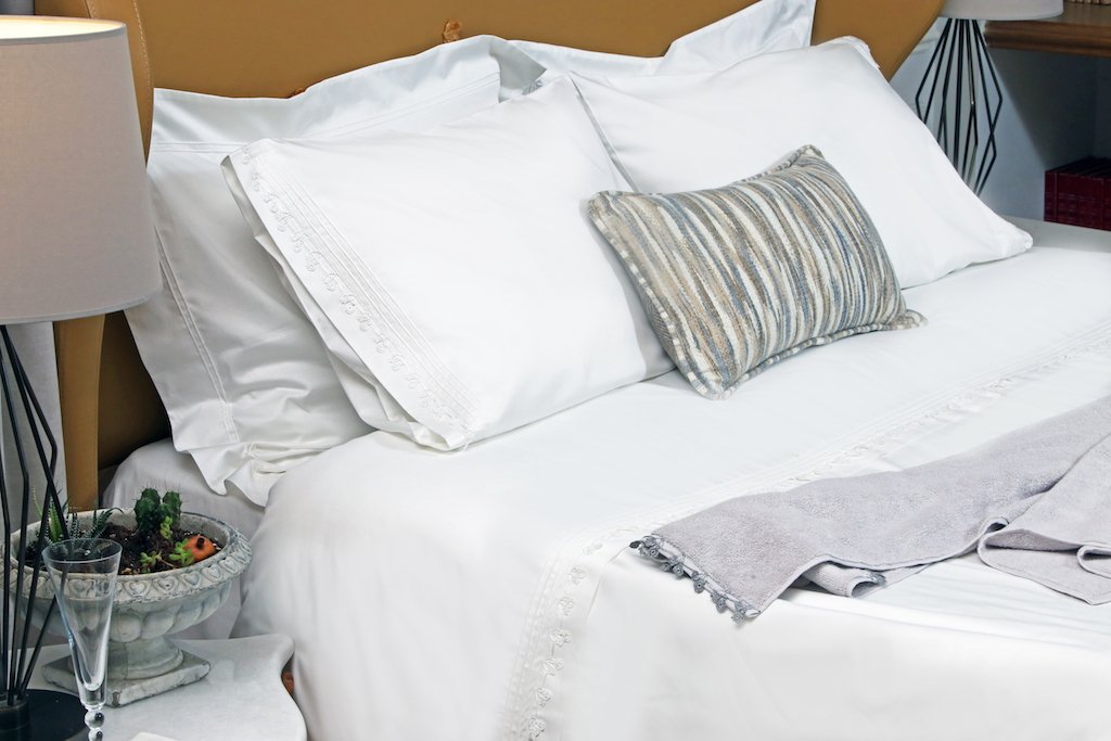 Snow White Petite Handmade Lace Duvet Cover Set styling