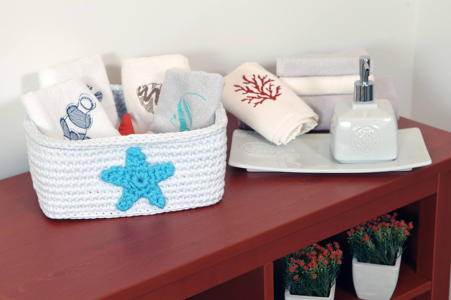 star bathroom basket towel set