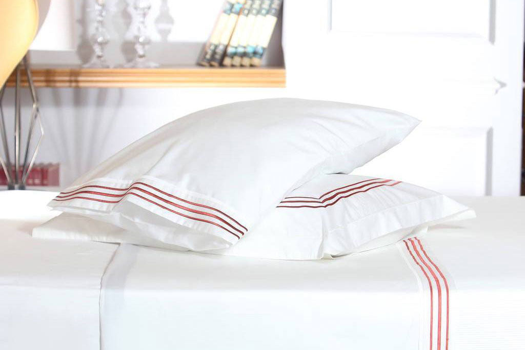 Straight Mania Red Organic Cotton Sheet Set